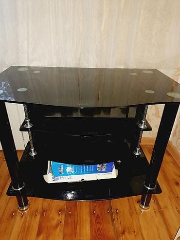 Телевизоры: Tv altı.Matrialı şüşə.Qiyməti 45Azn.Ünvan Qara Qarayev metrosu — 1