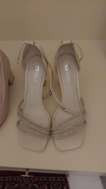 Basanoşka və səndəllər: Brend: Sarina Model: Açıq burunlu qadın sandal Rəng: Açıq bej/krem — 1