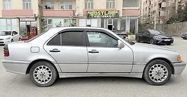 mercedes 190: Mercedes-Benz C 230: 2.3 l | 1997 il Sedan — 6