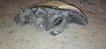 Məhsul: Nissan Tiida sağ ön fara (2006–2008) İşləkdir, sadəcə qırıq — 2