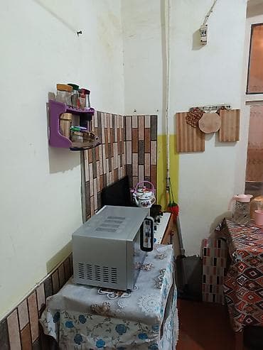 Kirayə mənzillər: 55 kv metr sahesi olan bina evinin 1ci mərtebəsi 2otaqlı ev.Heyetde — 3