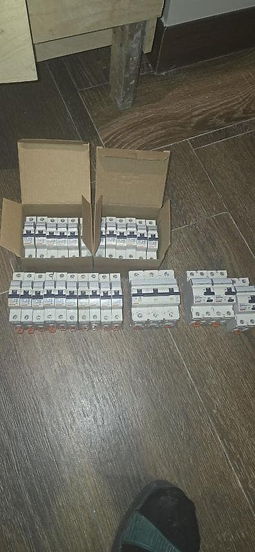 Elektrik avtomatları (MCB) – müxtəlif qütblü və cərəyan dərəcələrində