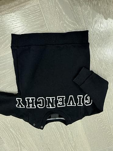 Koftalar, sviterlər: Givenchy uşaq sviteri - Rəng: qara - Ön hissədə ağ konturlu — 1