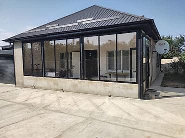 Şüşə veranda/patio sistemi - Material: qara rəngli alüminium profilli