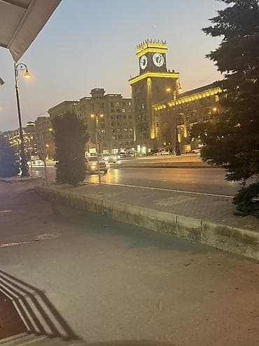 İcarəyə obyekt – mərkəzi prospektdə vitrinli kommersiya sahəsi - at lalafo.az İcarəyə obyekt – mərkəzi prospektdə vitrinli kommersiya sahəsi -
