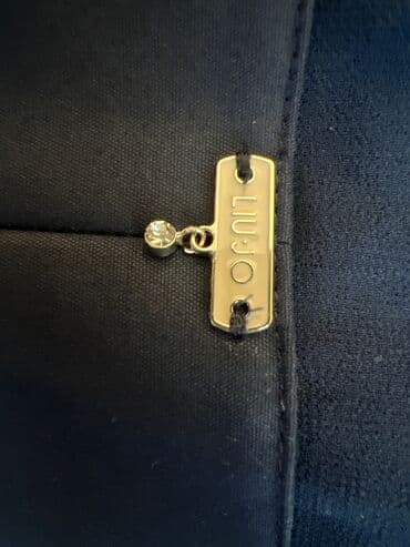 leopard donlar: Park bulvarda yerləşən Liu Jodan alınıb.80 manata satılır — 3