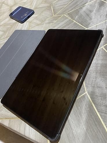 HONOR planşet 128gb Yaddaş 4Gb ram işdənmiyib heç 1həftə bir cızığı