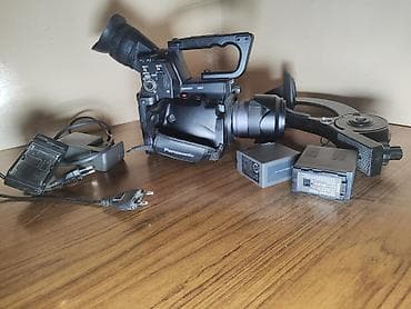 Panasonic AG-AF100 kamera satılır. Kameranın çəkiliş keyfiyyətinə söz