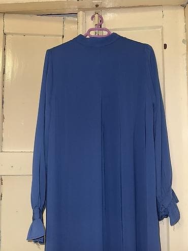 Qadın geyimləri: Mavi rəngli uzun don - Stil: Sadə və zərif, tamörtülü kəsim - Yaxa — 5