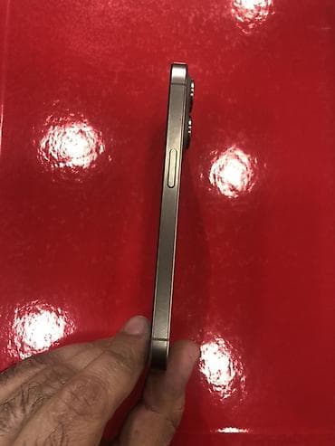 bilindir: IPhone 15 Pro, Natural Titanium — 5