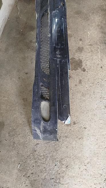 mercedes rullari: Ön, Mercedes-Benz 210, 1999 il — 1