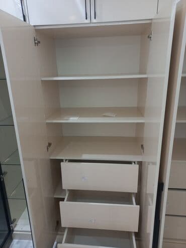 işlenmiş dolab: Künc dolab, Yataq otağı üçün, Paltar üçün, Açılan, Korpuslu, 6 qapı — 4