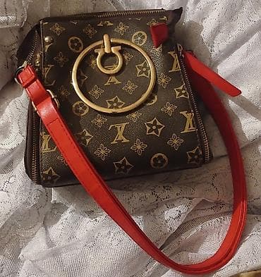 Çiyin çantası, Louis Vuitton