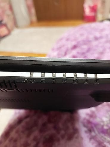 Modemlər və şəbəkə avadanlıqları: Klassik dizaynlı noutbuk - Ekran: təxminən 15–17 düym, parlak panel — 7