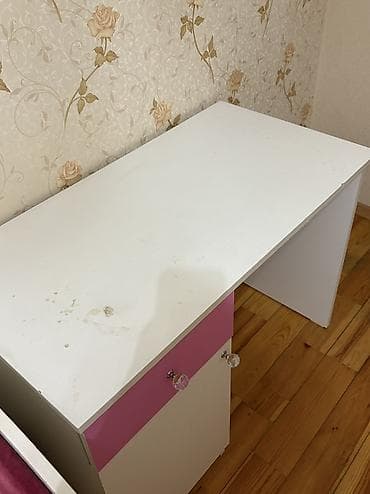 divar dolabı: Tecili satilir. Her biri temiz seliqeli qalib masa stolundan basqa — 8