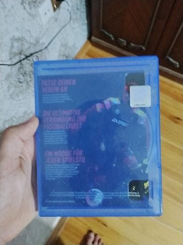 dvd disk: PS4 oyunu: EA Sports FIFA 20 (Blu‑ray disk, rəsmi qutu və kitabça ilə) — 2