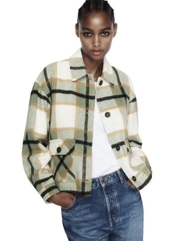 ZARA qadın jaketi - Model: qısa kəsimli, düyməli üst geyim (shacket