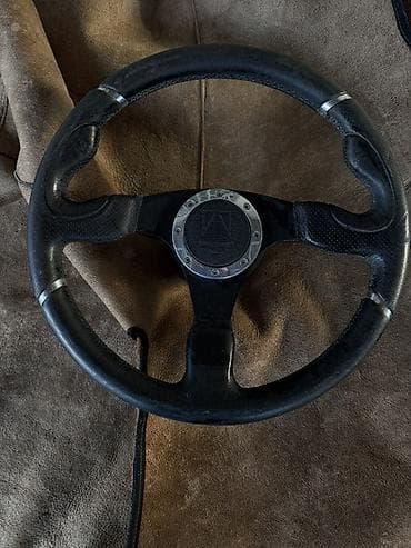 Sport sükan – 3 şüalı, dəri üzlü - Material: keyfiyyətli qara dəri və