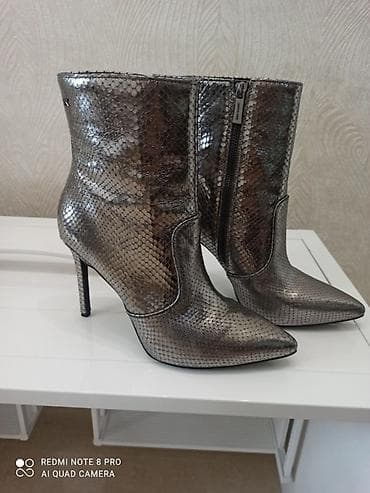 Botilyon. 38.5-39 razmer
Michael Kors brendi