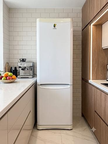 2 qapılı Indesit Soyuducu Satılır, rəng - Ağ — 1