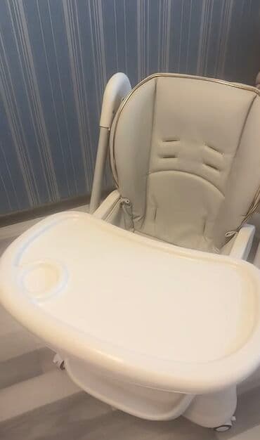 friso vom 800 qr qiymeti: Uşaq yemək stulu - Rəng: açıq bej/krem - Geniş və yumşaq oturacaq — 4