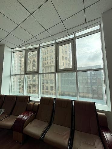 Daşınmaz əmlak: 28 May metrosunun yaxınlığı, AF biznes mərkəzinin 5-ci mərtəbəsində — 7