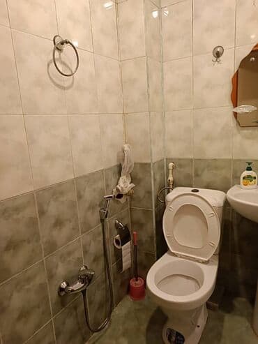 ucuz bina evləri: Sabunçu rayonu,Razin qəsəbəsi,74 nomrəli məktəbin yanında, 5 — 13