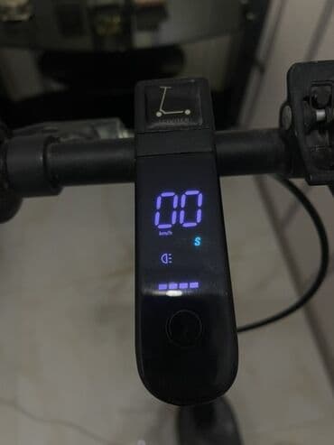 CD, DVD disklər və kassetlər: Elektrikli skuter XİAOMİ M365 - Rəng: qara, yığcam alüminium gövdə — 3