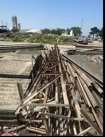 bolt: Bak, Metal — 5