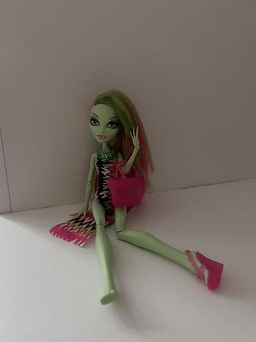 oyuncaq motor: Monster High Wave 3 Swim Class
Venus McFlytrap — 2