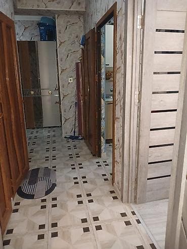 ev 4 otaqlı almaq: 2 otaqlı mənzil – zövqlü dizayn və rahat planlama - Geniş qonaq — 9