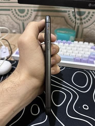 c4 b0phone x: IPhone 11, Qara, Face ID — 4