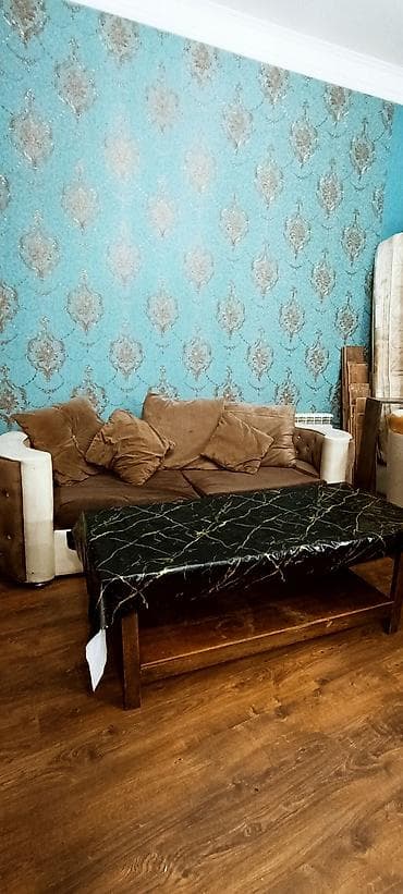 divan satisi: Jurnal stolu satilir 15m unvan Yasamal.divanla birlikde 50man — 1