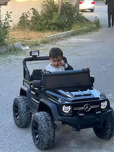 elekt: Uşaqlar üçün elektrikli minik maşını – of-road üslubunda 4x4 - — 1