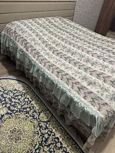 Yataq üçün rəng - Yaşıl Yataq örtüyü