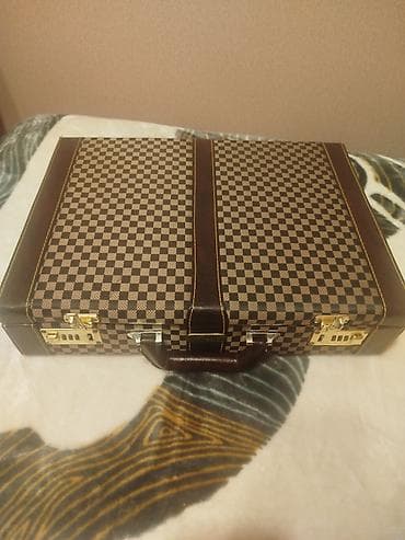 sumqa: Diplomatik çanta,çamadan TƏCÍLÍ: təzədən seçilmir Bərk korpuslu — 2