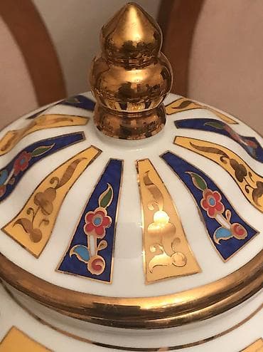 dekor ad gunu: Kütahya porselen . El işidir . Qızıl suyunnan ışlenilib — 2