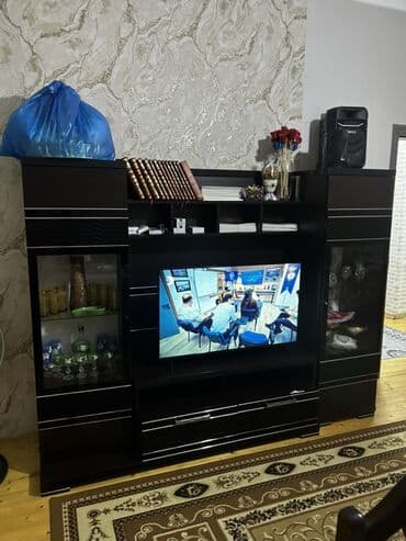 işləmiş taxtalar: İşlənmiş, Düz TV altlığı, Polkalı, Taxtalı, Türkiyə — 1