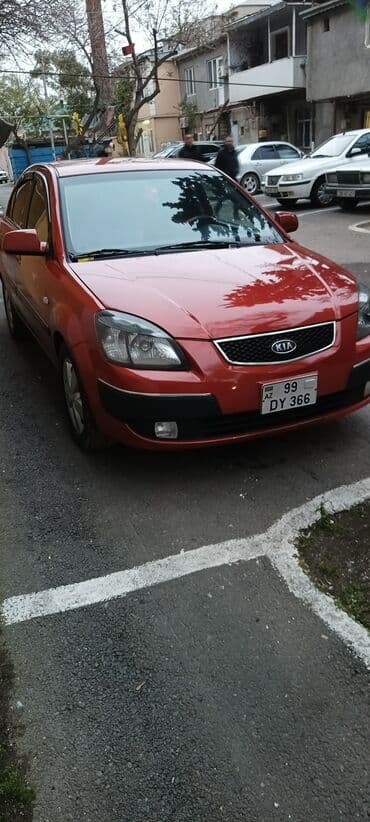 Kia Pride: 1.5 l | 2007 il Sedan