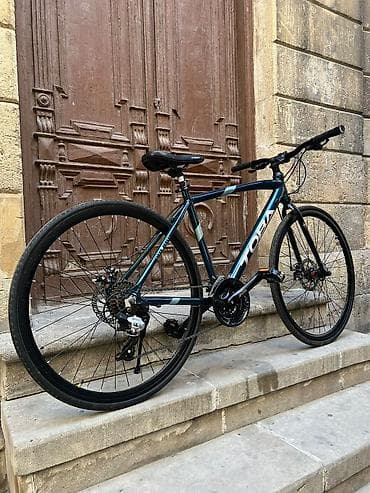 Velosipet 28 lik.2.3 defe sürulub qadin istifade edib. Qiymet 300 azn