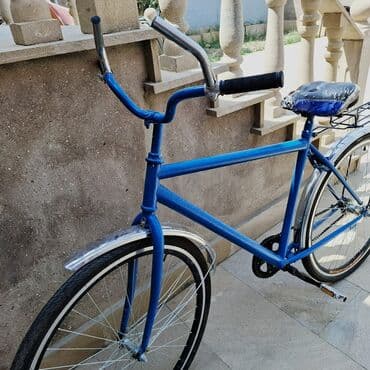 sədərəkdə velosipedlər: Mavi rəngli unisex velosiped. Geniş təkərlərə və palçıq qoruyucularına — 1