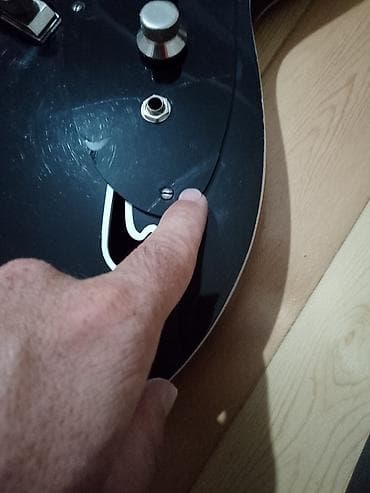 İdman və hobbi: Salam Elektro gitara satilir problem fln yoxdur islekdir toy — 4