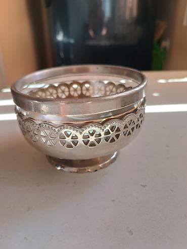 sufre: Gümüş rəngli dekorativ qab - Material: metal (gümüş rəngli), parlaq — 1