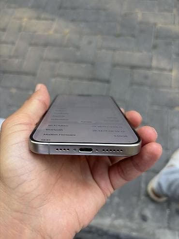 pc hisseleri: Məhsul: Smartfon (USB‑C girişli, metal korpuslu, yastı kənarlı dizayn) — 2