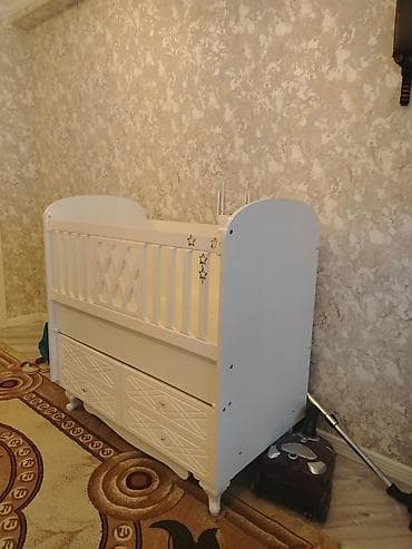 Beşiklər: Oğlan və qız üçün, İşlənmiş, Dördbucaq, Beşik, Dəstsiz, Matrassız, Yellənmə mexanizmsiz — 3