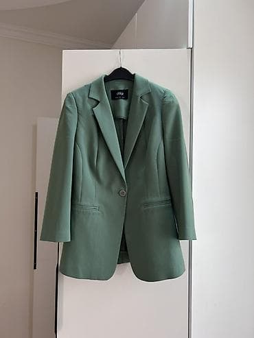 "Butik Dayı" mağazasından 190 manata alınıb. Geyinildiyi üçün çox ucuz