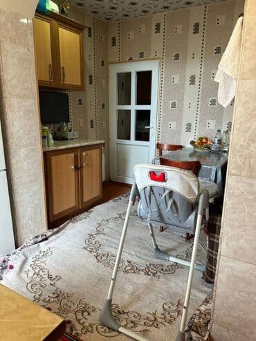 9 ci mikrorayon satilan evler: Bakı, 3 otaqlı, Köhnə tikili, 80 kv. m — 10