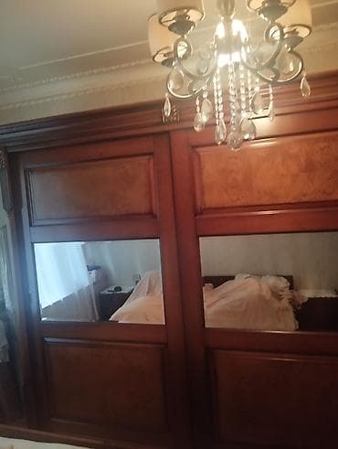 qapi taxda: İşlənmiş, 2 qapılı, Güzgülü, Qəhvəyi, Taxta, Kupe, Düz dolab — 2