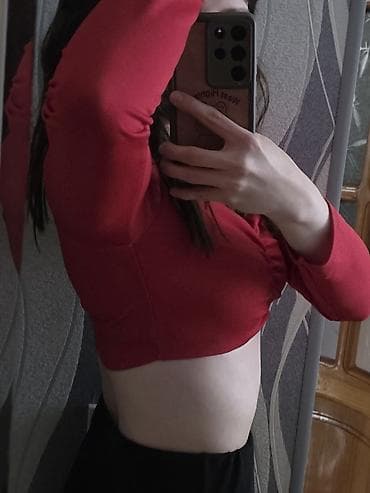 oryental geyimi: Qırmızı uzunqol kroptop - Model: V-yaxa effektli, ön hissədə büzgülü — 4