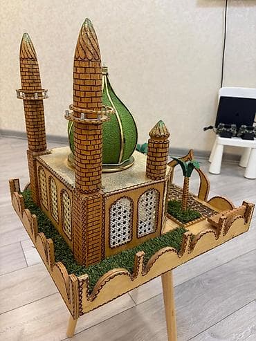 Digər: Taxtadan yonulmuş əl işi Məscid maketi. İdealdır. Ölçüləri 50×47 — 5
